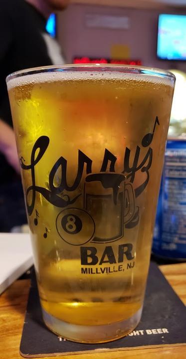 Larry's Bar & Restaurant